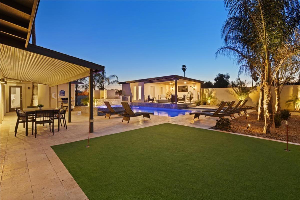 Desert Horizon * Phoenix